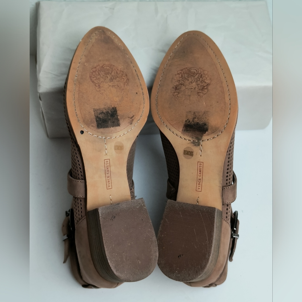 Vince Camuto Perforated Ankle Booties Almond Toe Women's Size 8.5M Tan - Picture 10 of 13